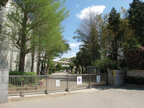 Junior high school. 825m until the Chiba Municipal Konakadai junior high school