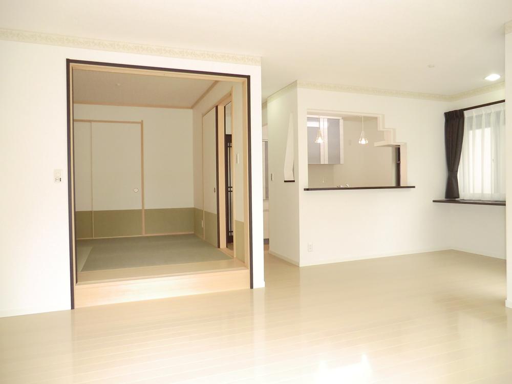 Same specifications photos (living). (B Building) same specification