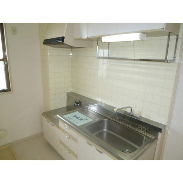 Kitchen. Two-burner gas stove can be installed sink