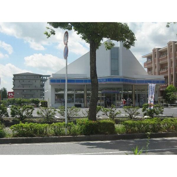 Convenience store. Lawson Chiba Asumigaoka chome store up (convenience store) 207m