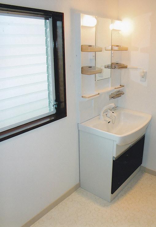 Wash basin, toilet. Wash room of Chiyotto spread