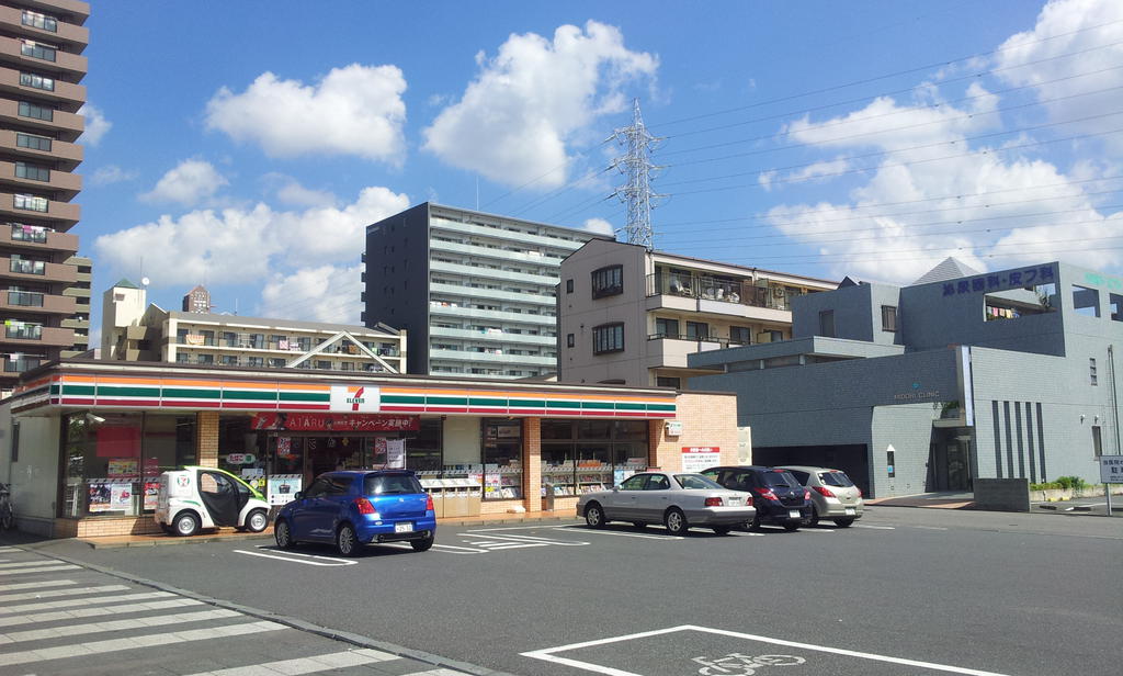 Convenience store. Seven-Eleven Chiba Namami field 3-chome up (convenience store) 445m