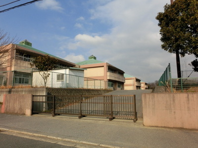 Primary school. Otari 1000m up to elementary school (elementary school)