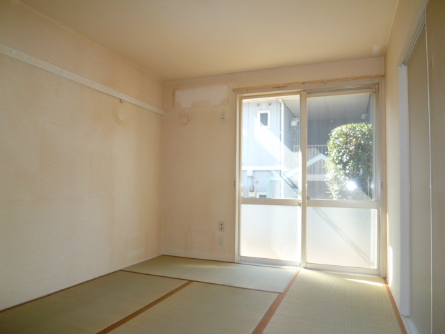 Living and room. 5.5 Pledge Japanese-style room