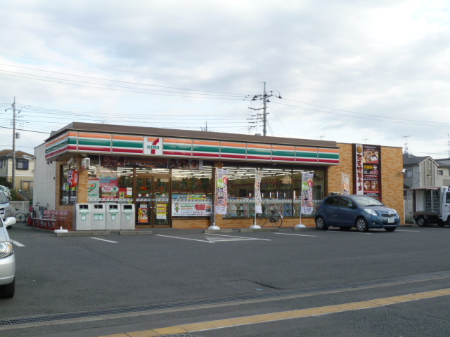 Convenience store. Eleven Chiba Toke Station store up (convenience store) 180m