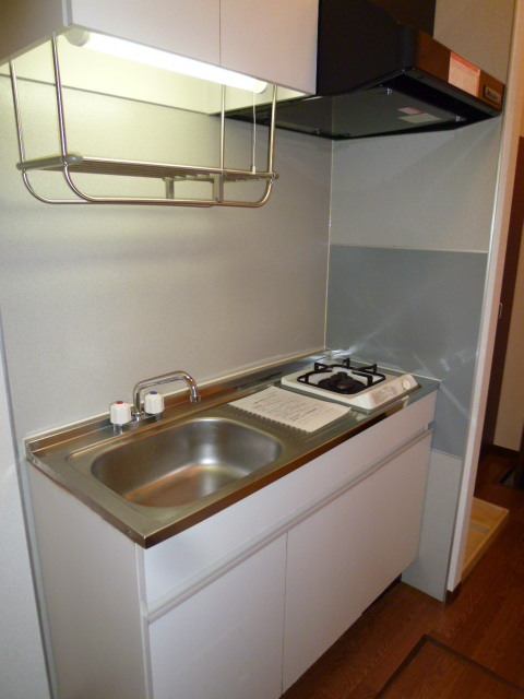 Kitchen. Convenient with a gas stove!