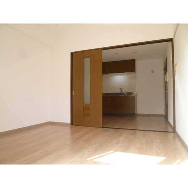 Living and room. Bright Western-style ⇒DK