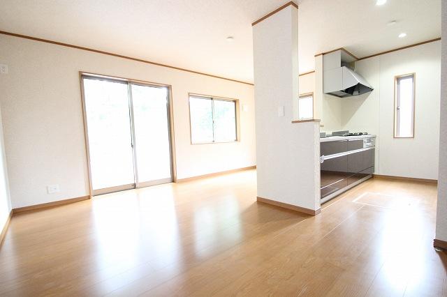 Living. Kamatori cho eighth Building 2