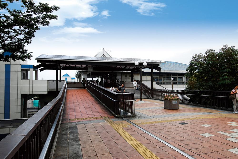 station. 350m until Kamatori Station