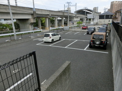 Parking lot. There is parking on site.