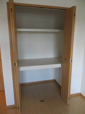 Receipt. Easy-to-use closet made in three stages