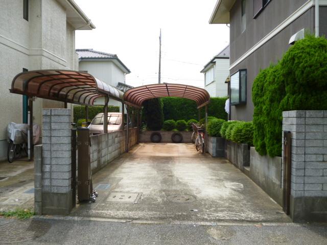 Parking lot. Two available parking car space