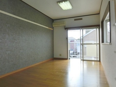 Living and room. Bright flooring clad Western-style.