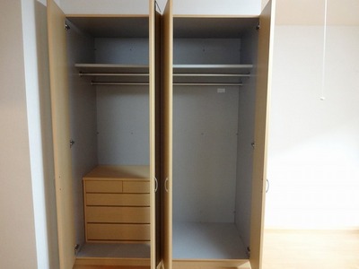 Receipt. Of large capacity closet The inside of the chest is also convenient