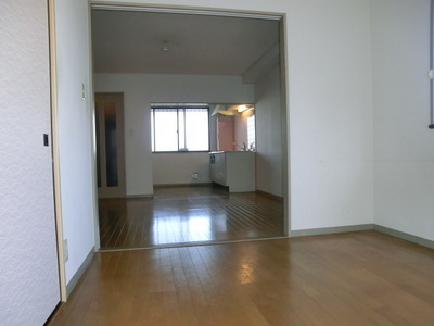 Other room space. Flooring