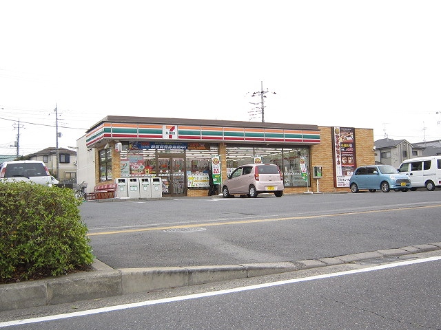 Convenience store. Eleven Chiba Toke Station store up (convenience store) 462m