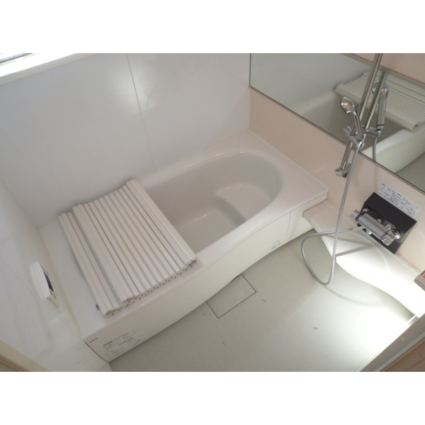 Bath. Spacious 1 tsubo bath