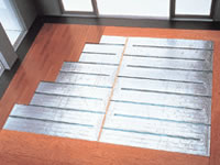 Other Equipment. In the radiant heat from the feet, Living the hot water floor heating system to realize the heating close to Zukansokunetsu that is ideal ・ Standard equipment on dining. Not pollute the air, It is possible to maintain a clean and comfortable indoor environment. (Same specifications)