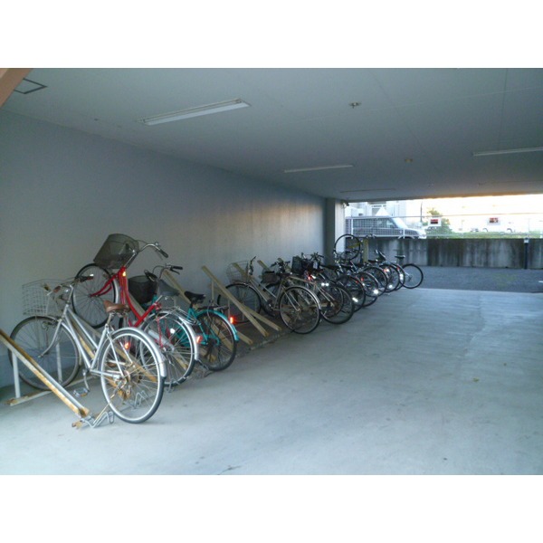 Other common areas. Bicycle Covered