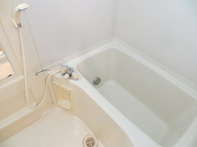 Bath. Spacious bath