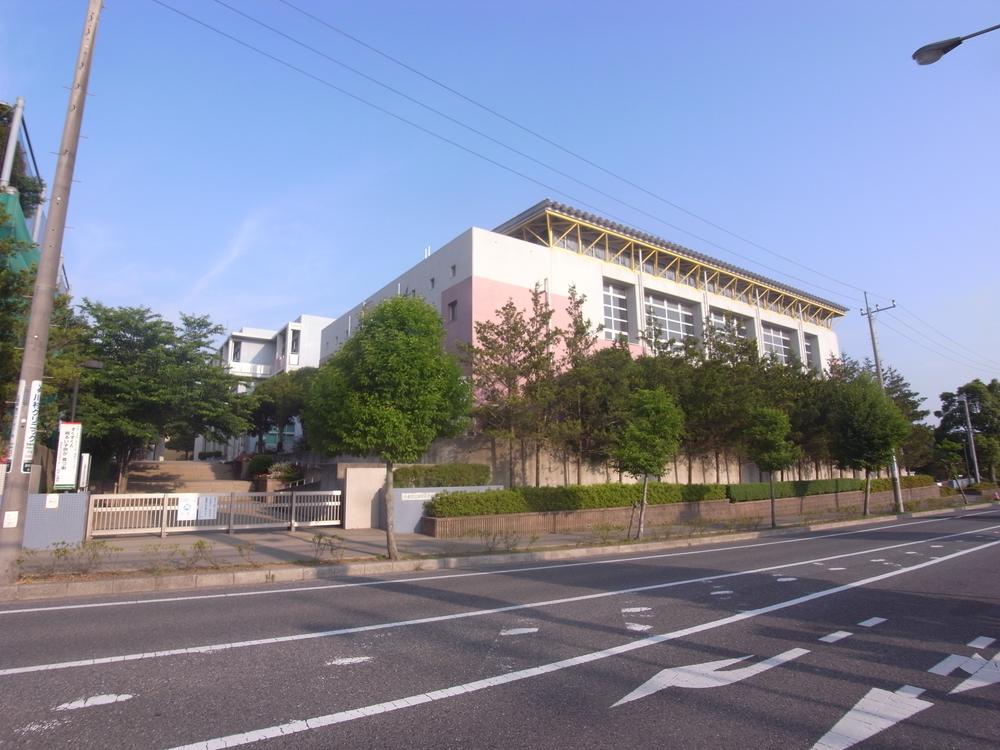 Primary school. Asumigaoka until elementary school 2000m