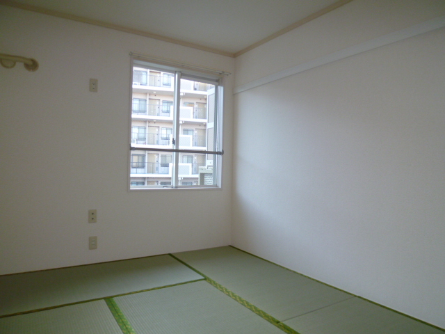 Living and room. Calm feel of the Japanese-style room!