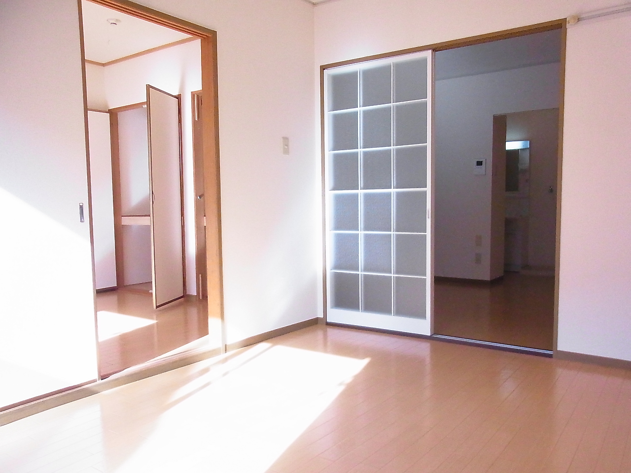 Living and room. There is a sense of relief in the Western-style 6,6 Tsuzukiai