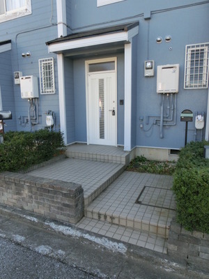 Entrance. Each household is a spacious entrance space