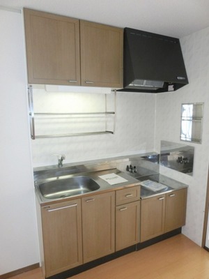 Kitchen. Two-burner gas stove can be installed