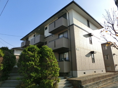 Building appearance. It is a quiet residential area.