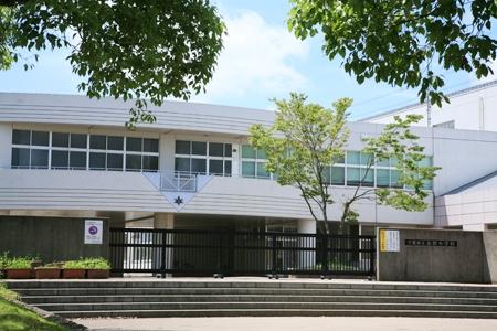 Junior high school. Namami Nominami until junior high school 670m