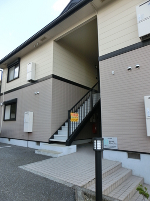 Entrance. In the inner staircase is safe even on rainy days