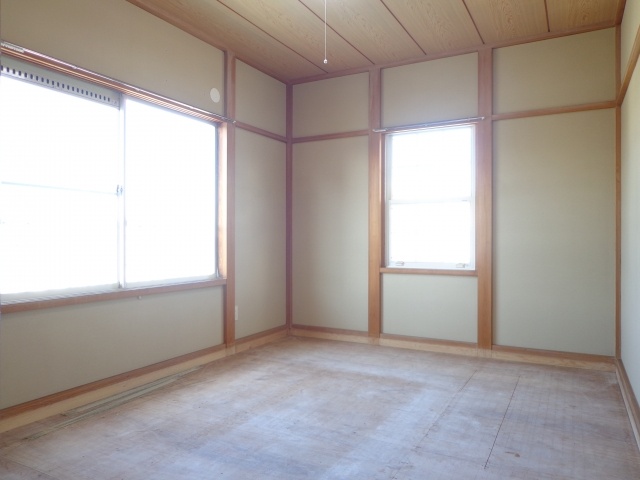 Living and room. In tatami re-covering