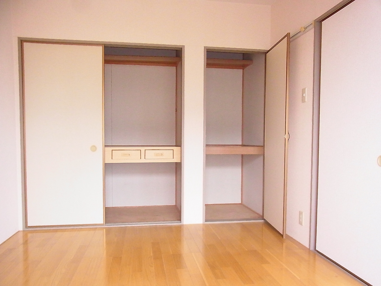 Other room space. Change to Japanese-style ⇒ Western