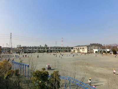 Primary school. Izumiya to elementary school (elementary school) 1200m