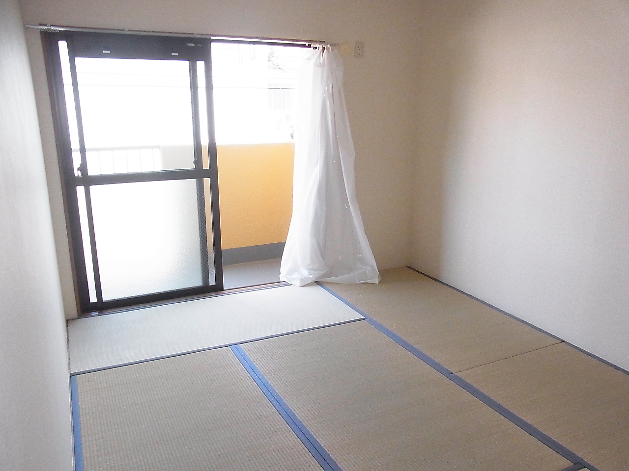 Other room space. Japanese-style room to settle