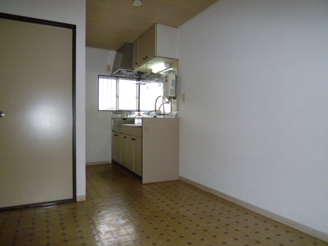 Kitchen. Bright feel of the dining kitchen