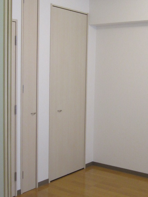 Other room space. Western-style (2) closet ・ . Partition storage