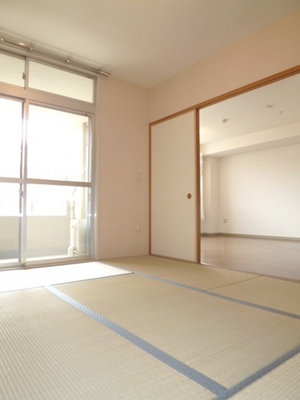 Living and room. Typical indoor photo. Japanese-style room is also usable as a living open