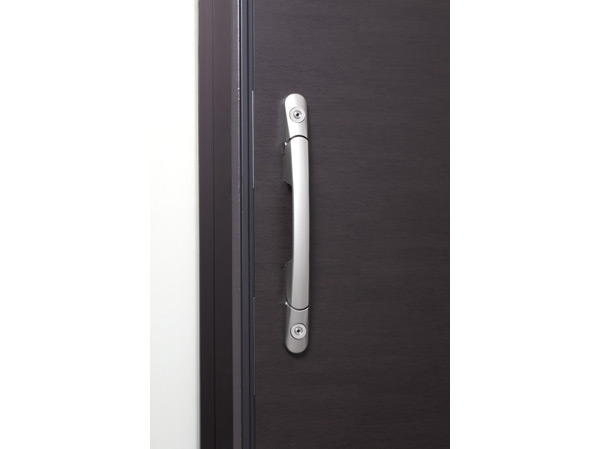 Security.  [Double Rock] Adopting the entrance door of the double-lock type locking lock is marked with two up and down. It is difficult to incorrect tablets, such as picking, It will also lead to the suppression of crime. (Same specifications)