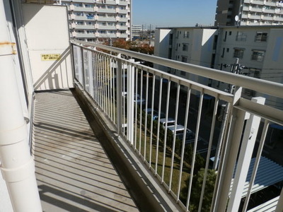 Balcony. Warm balcony is recommended in the southeast direction