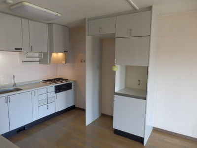 Kitchen. Is also abundant There is also a storage cupboard in the L-type large kitchen ☆ 