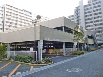 Parking lot. There are also self-propelled parking recommended for high roof vehicles. 