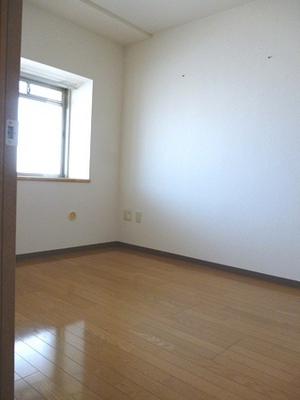 Living and room. It is recommended for Western-style in the bedroom or study. 