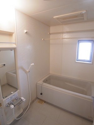 Bath. ventilation ・ Bathroom with a window to help lighting. There bathroom dryer.