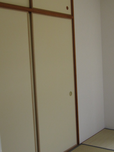 Other room space. Of the three-sided lighting Japanese-style room (1)