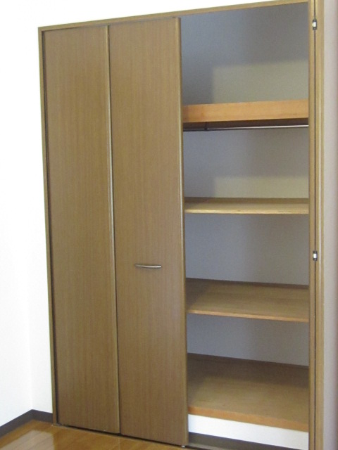 Other room space. Western-style (2) Storage