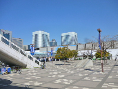 Other. Makuhari until the front of the station (other) 1300m