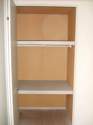 Living and room. There is a convenient glad compartment for storage