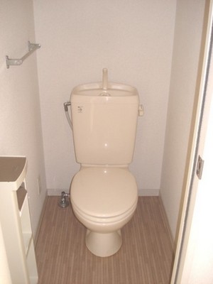 Toilet. Easy-to-use bus ・ It is a toilet of the room